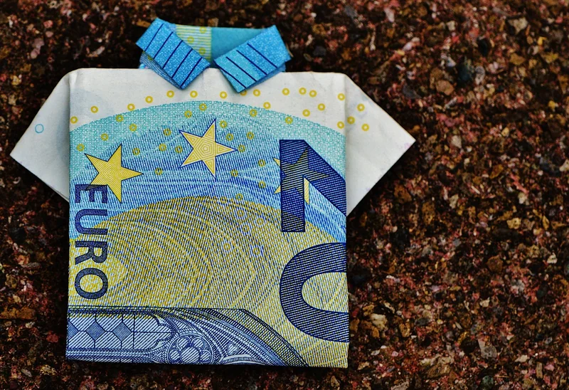 Fondation inéditable : l'éducation avant la technologie